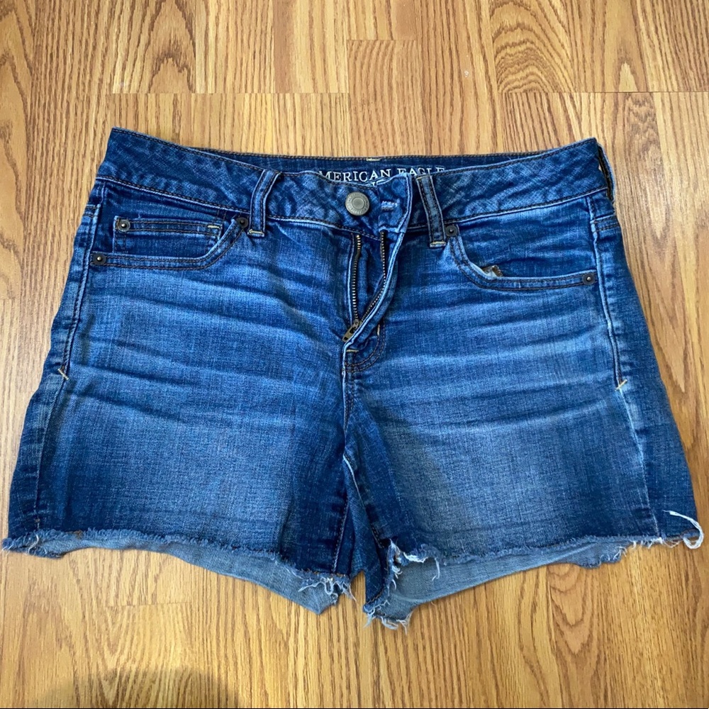 AEO Distressed shortie